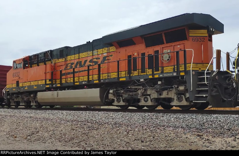 BNSF 6932